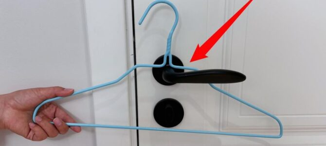 ¡Cosa que debes hacer antes de dormir: cuelga una percha en la manija de la puerta!