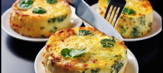 Simplemente mezcle 3 huevos, papas y espinacas. ¡Este plato impresionará a todos al instante! Simplemente mezcle 3 huevos, papas y espinacas. ¡Este plato impresionará a todos al instante!