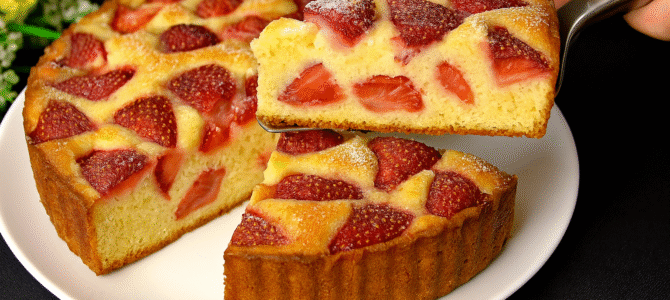 ¡La tarta de fresa perfecta en sólo unos minutos! ¡Sencillo y delicioso!