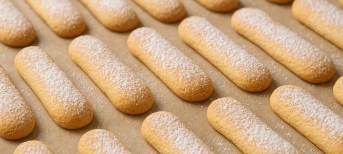 ¡Solo tres ingredientes! En 10 minutos. Suaves galletas hechas en casa para el postre de tiramisú