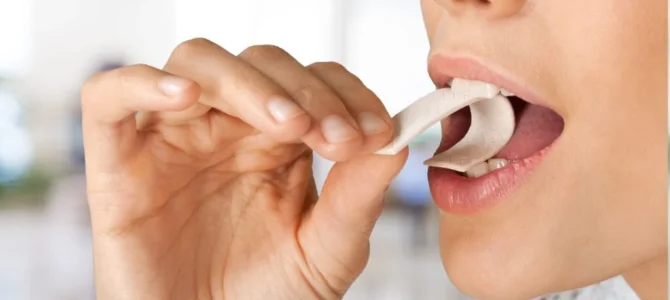 Qué sucede cuando masticas chicle todos los días.