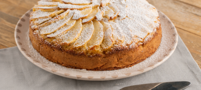 Pastel de manzana en 5 minutos: suave, casero y tan rico que todos quieren la receta
