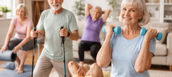 Cinco ejercicios sencillos recomendados para personas mayores de 60 años.