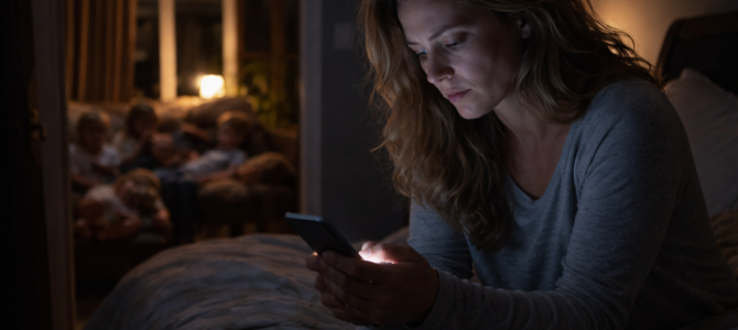 Mi esposo me dejó a mí y a nuestros ocho hijos por una mujer más joven… pero un mes después, a las 2 a.m., recibí un mensaje suyo que lo cambió todo Mi esposo me dejó a mí y a nuestros ocho hijos por una mujer más joven… pero un mes después, a las 2 a.m., recibí un mensaje suyo que lo cambió todo