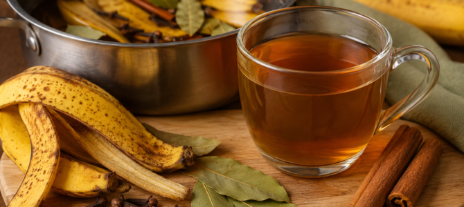 Mezcla hojas de laurel con cáscara de banana y mira lo que sucede después.