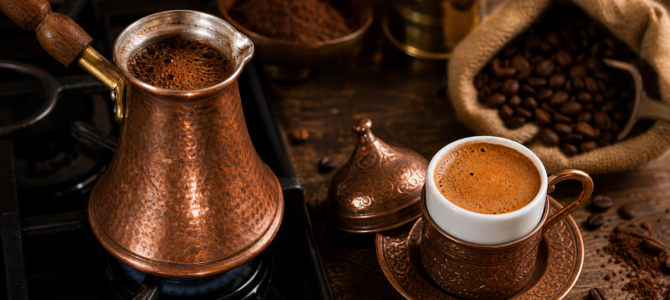 Cafe en turka: el error comun que vuelve amarga la preparacion