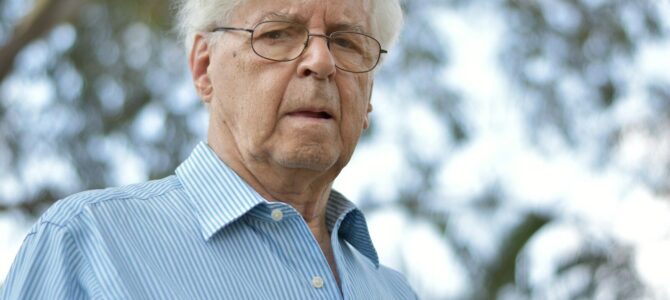 Higiene de la ropa en adultos mayores: pautas prácticas