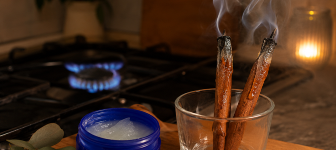 El método con canela y Vicks que muchas personas prueban para ayudar a mantener alejados a los mosquitos.