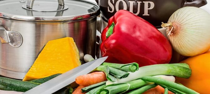 Cazuela de frijoles con cebolla, vegetales y queso a la sartén: receta fácil para cualquier momento del día