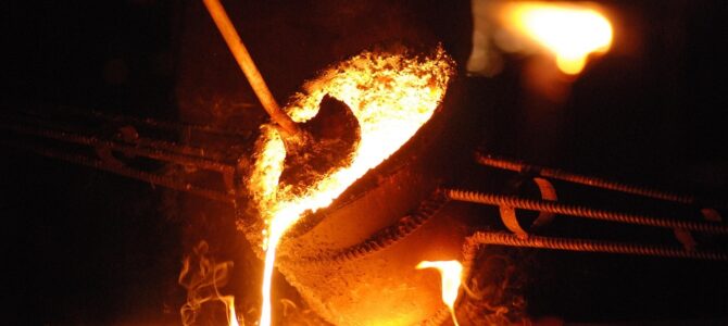 La cuchara de hierro fundido para moldear balas: historia y utilidad de una herramienta casi olvidada