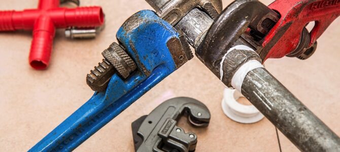 Técnica de plomería poco conocida para reparar y unir tuberías de forma rápida y económica Técnica de plomería poco conocida para reparar y unir tuberías de forma rápida y económica