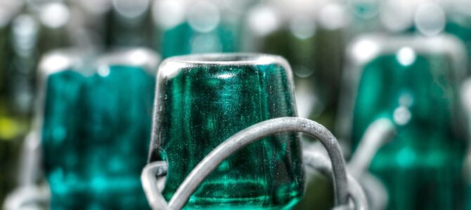 Cómo cortar una botella de vidrio por la mitad en casa sin cortador de vidrio Cómo cortar una botella de vidrio por la mitad en casa sin cortador de vidrio
