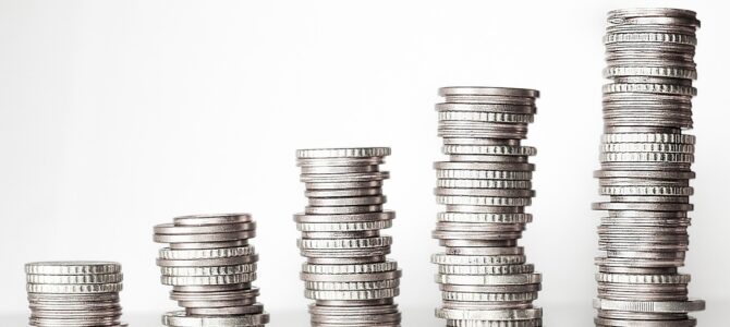 Encontré 16.500 lei escondidos en la alcancía de mi hijo y la verdad detrás de ese dinero me cambió la vida