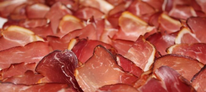 Milhojas de calabacín y jamón serrano a la sartén: receta paso a paso sin horno
