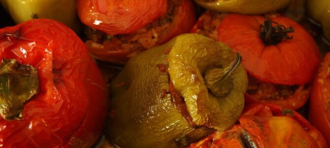 Pimientos rellenos sin arroz: receta jugosa con carne y vegetales