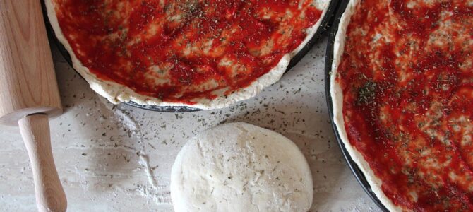 Pizza casera con masa líquida sin amasado: receta paso a paso