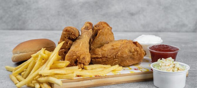 Pollo con salsa cremosa de ajo y hierbas: receta fácil para la cena Pollo con salsa cremosa de ajo y hierbas: receta fácil para la cena