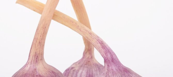 Receta fácil de calabacines dorados con ajo y hierbas al estilo casero Receta fácil de calabacines dorados con ajo y hierbas al estilo casero