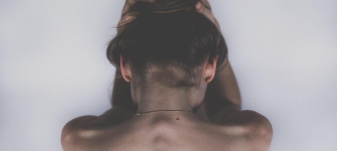 Cuando el duelo revela intenciones: la historia de una herencia y un matrimonio en crisis Cuando el duelo revela intenciones: la historia de una herencia y un matrimonio en crisis