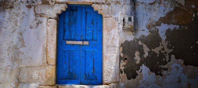 El vestido azul que volvió a mi puerta veinte años después El vestido azul que volvió a mi puerta veinte años después