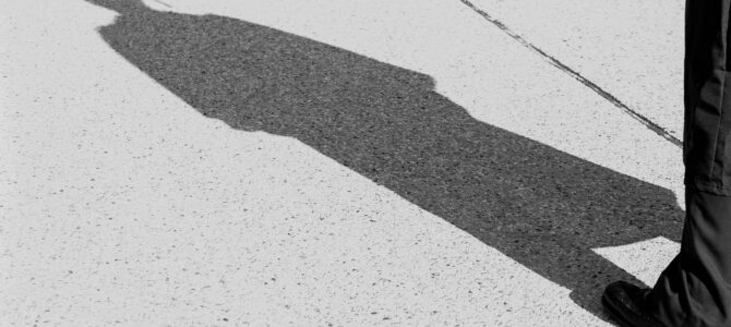 El vestido de graduación que guardaba una promesa: la historia de amistad que emocionó a todo el salón