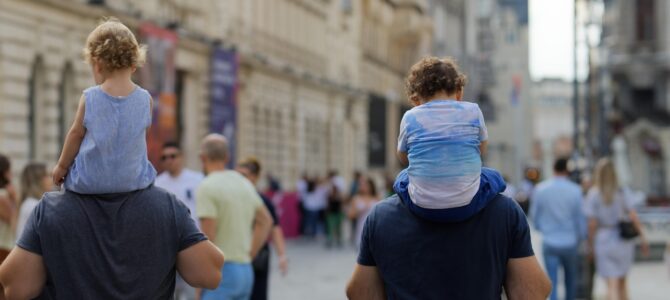 Mi hijo se fue por un fin de semana y regresó ocho días después con una niña que lo llamaba «papá»