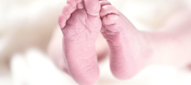 Mi suegra intentó quitarme a mi hijo recién nacido sin saber que yo era jueza federal