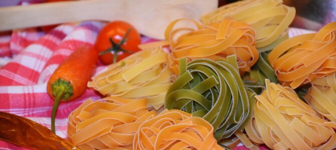 Cenizo o espinaca silvestre: el superalimento subestimado con enormes beneficios para la salud Cenizo o espinaca silvestre: el superalimento subestimado con enormes beneficios para la salud