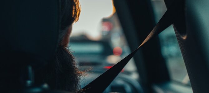 Luces verdes en los autos: qué significan y quiénes pueden usarlas legalmente Luces verdes en los autos: qué significan y quiénes pueden usarlas legalmente