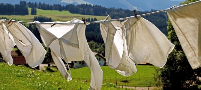 Manchas de cloro en la ropa: soluciones naturales para recuperar tus prendas favoritas