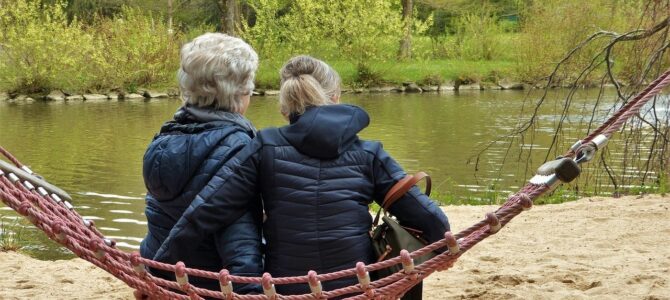 Mi madre disfruta de la vida mientras yo lucho con las deudas: su respuesta cambió mi manera de ver todo Mi madre disfruta de la vida mientras yo lucho con las deudas: su respuesta cambió mi manera de ver todo