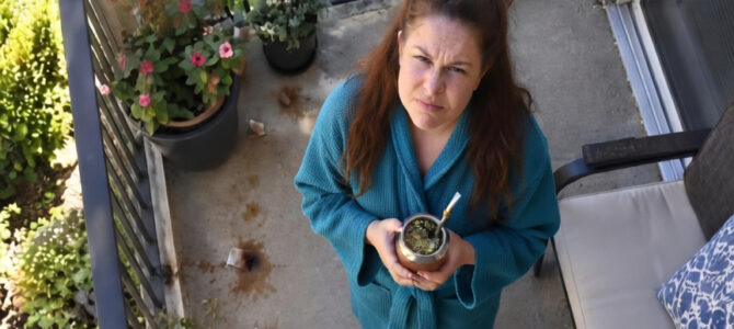 Le pedí tres veces que dejara de tirarme los saquitos de té al balcón: la cuarta vez estaba preparada Le pedí tres veces que dejara de tirarme los saquitos de té al balcón: la cuarta vez estaba preparada