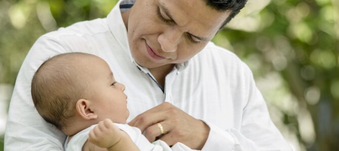 Un padre rescata a su hija tras el parto: la historia de traición, manipulación y justicia familiar